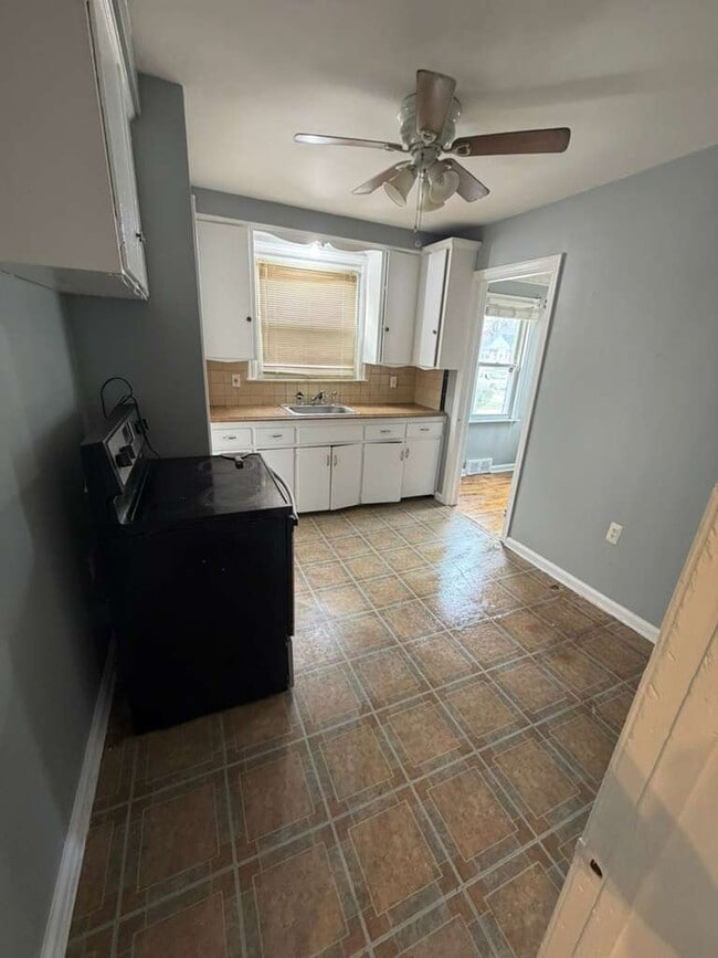 Photo - 16604 Winthrop St