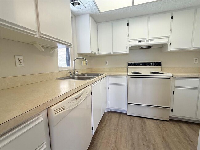 19505 Quesada Ave Unit KK204