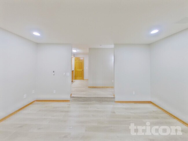 Photo - 209 Greenbriar Ln