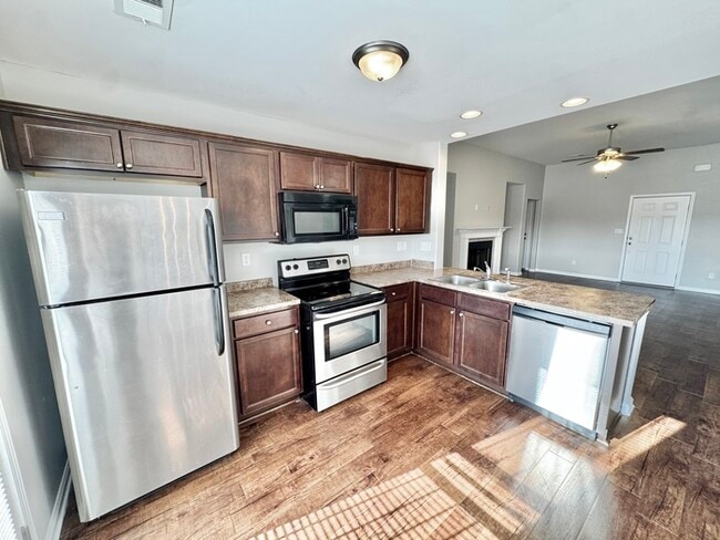 Photo - 4040 Sunset Lake Ln