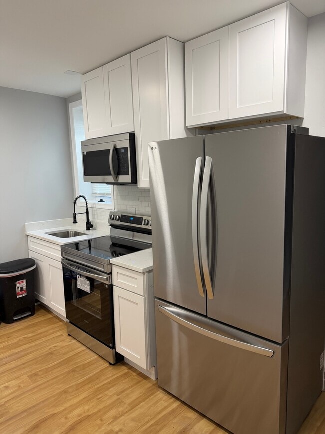 Photo - 1628 Benhill Ave