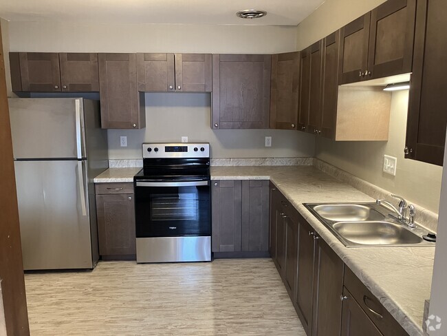 Building Photo - 3050 W Fardale Ave Unit lower Rental