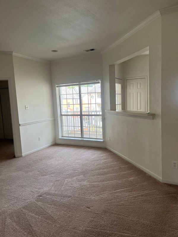 Photo - 668 Gateway Dr SE