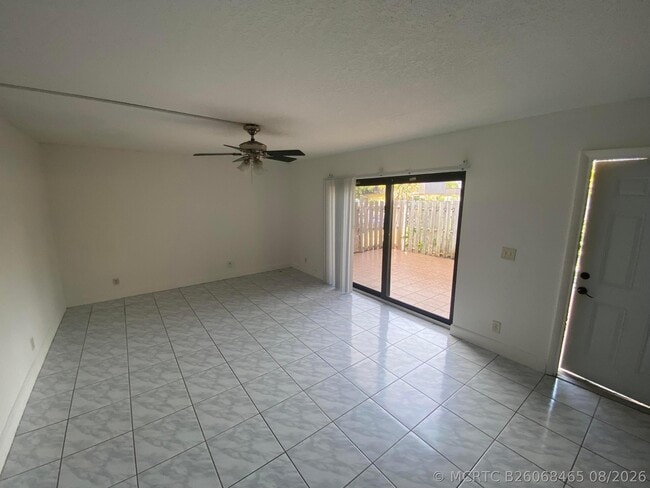 Photo - 2370 Waterside Dr