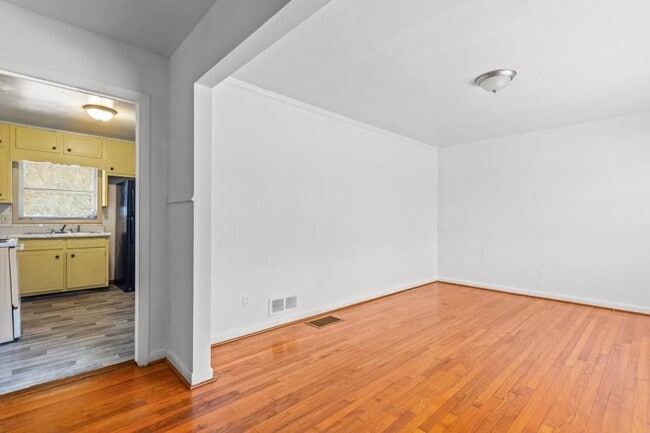 Photo - 4010 Emerald Lake Dr