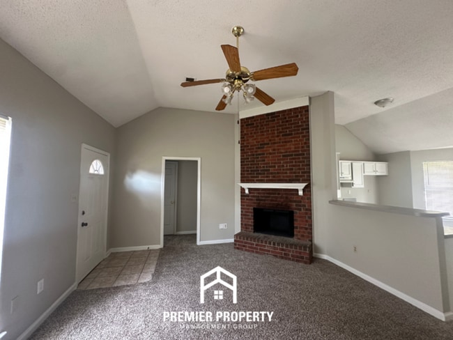 Photo - 6994 Manslick Rd