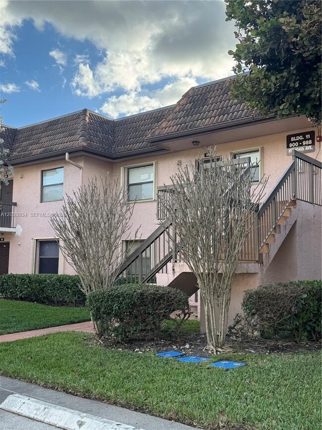 Building Photo - 940 NW 104th Ave Unit 203