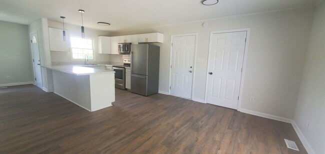 Photo - 483 Warmsprings Dr