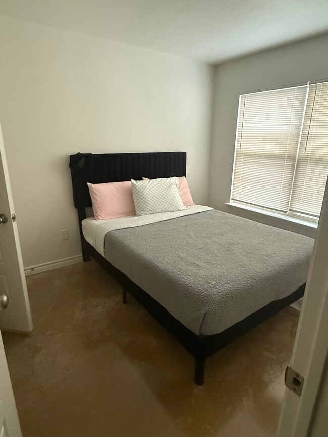 Photo - 1165 Lindsey Dr