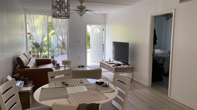 Building Photo - 1651 NE 115th St Unit 1C