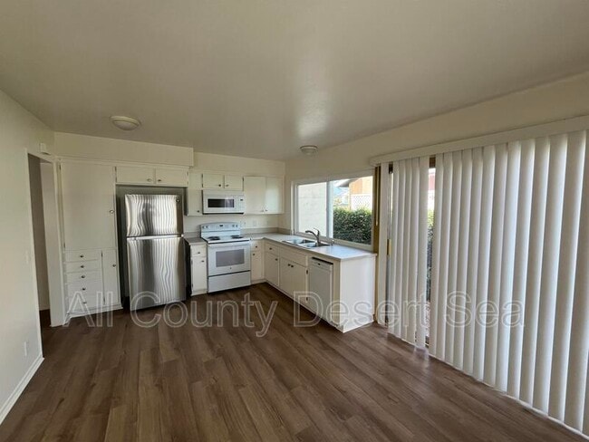 Photo - 5832 Nordina Dr