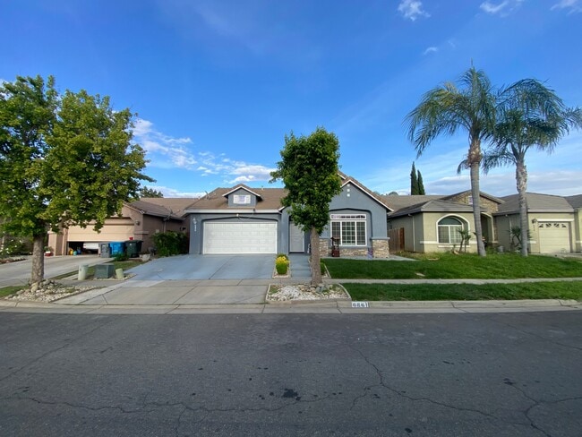 Building Photo - 686 Anna Dr