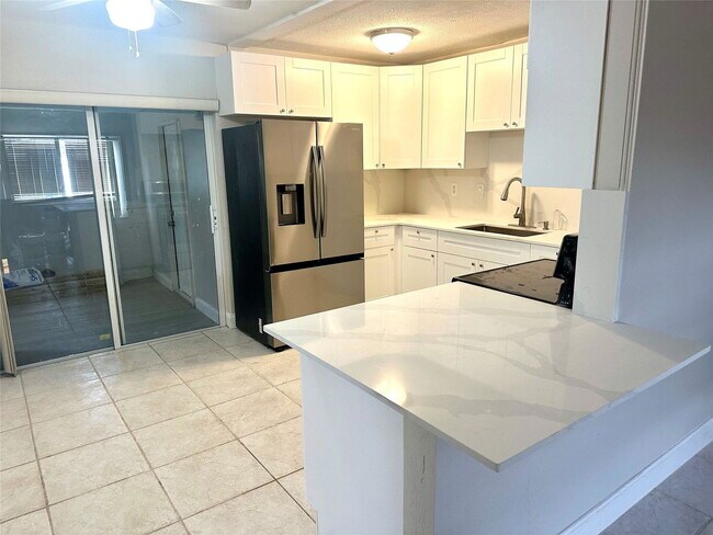 Photo - 7907 SW 3rd St