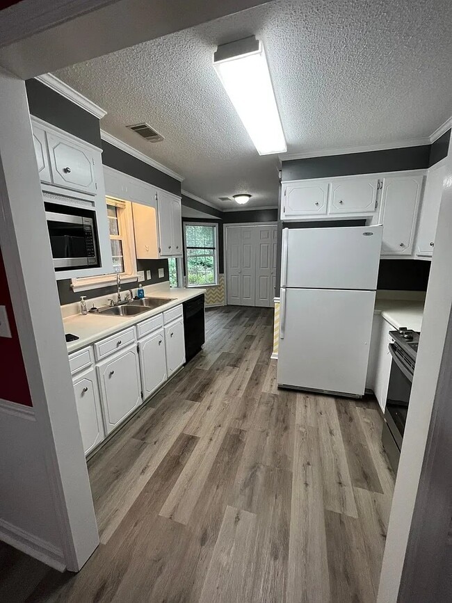 Photo - 2945 Pointewest Dr
