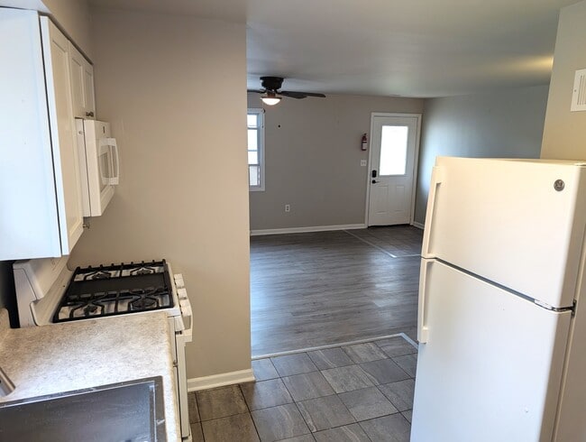 Photo - 950 N Brainard St