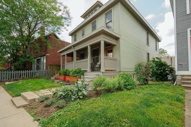 Photo - 1151 Summit St