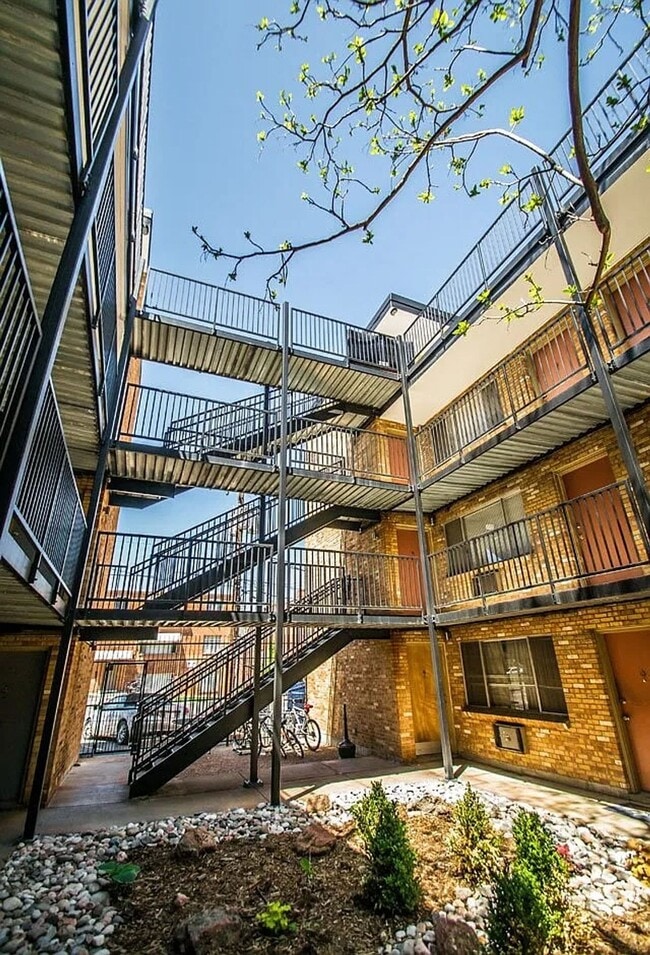 Photo - 809 N Dexter St Unit 308