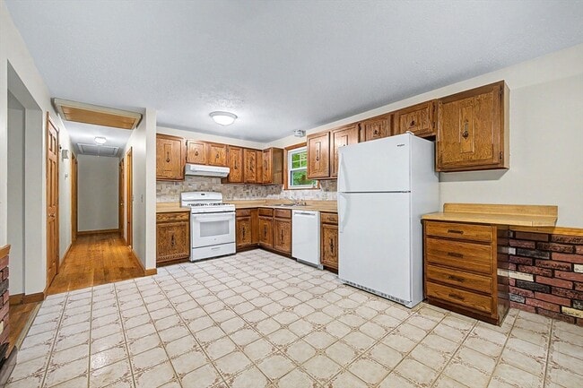 Photo - 270 Wood St