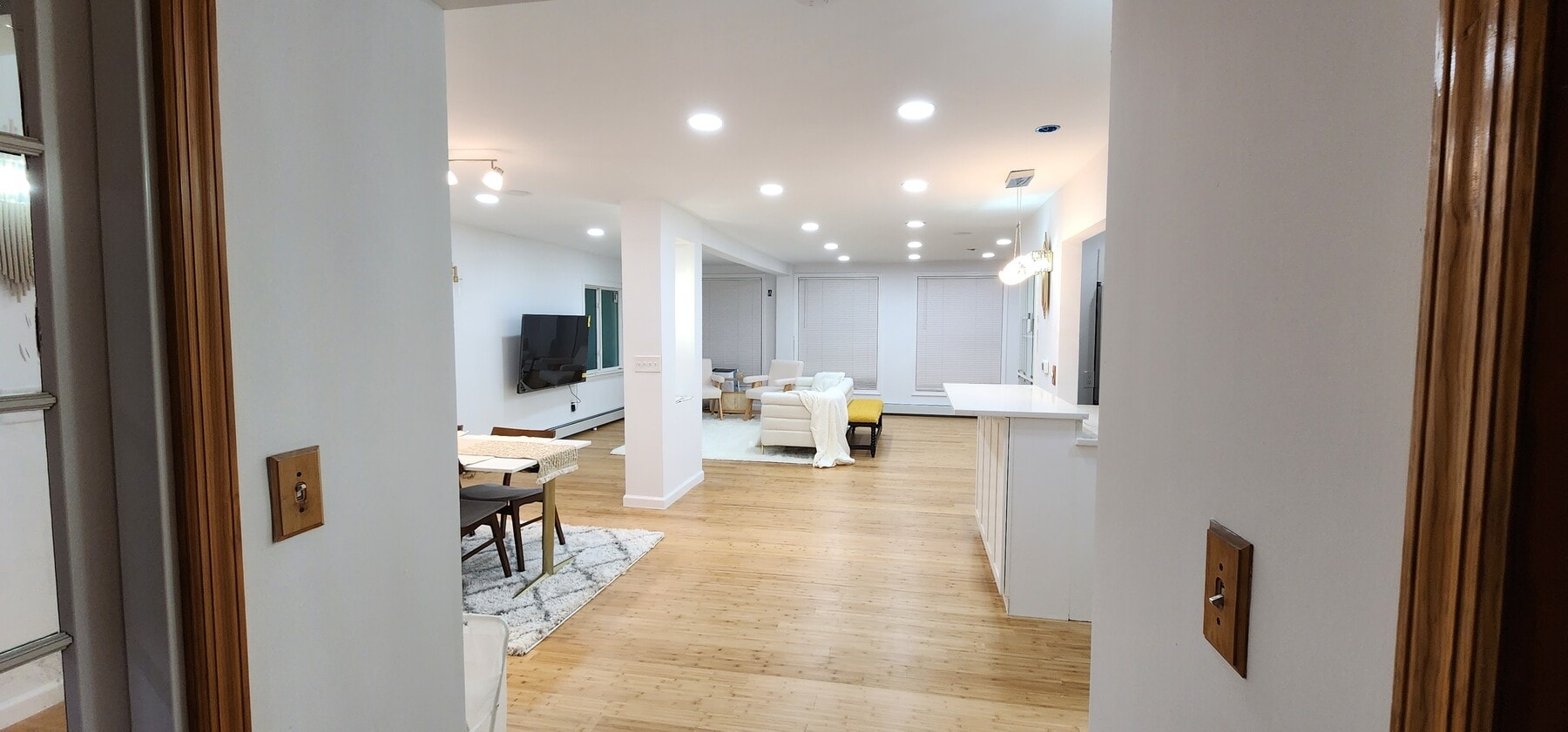 Photo - 150 E Walnut St