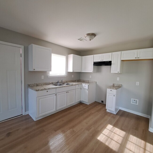 Photo - 1409 Reata Pass