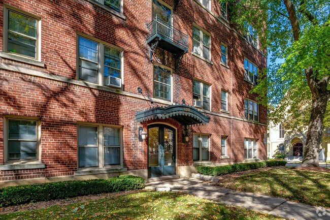 Marneau Apartments