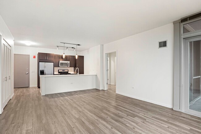 Building Photo - 3803 N Halsted St