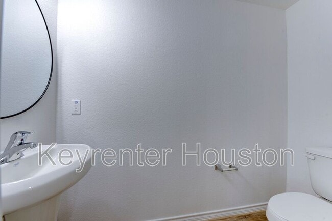 Photo - 8203 Woodlyn Rd