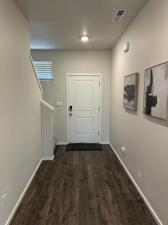 Photo - Pet friendly 4 bedroom 2.5 bath house!