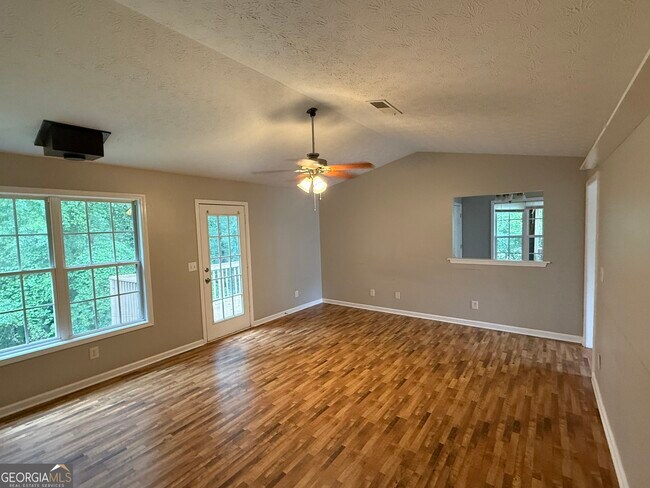 Photo - 573 Elrod Ave