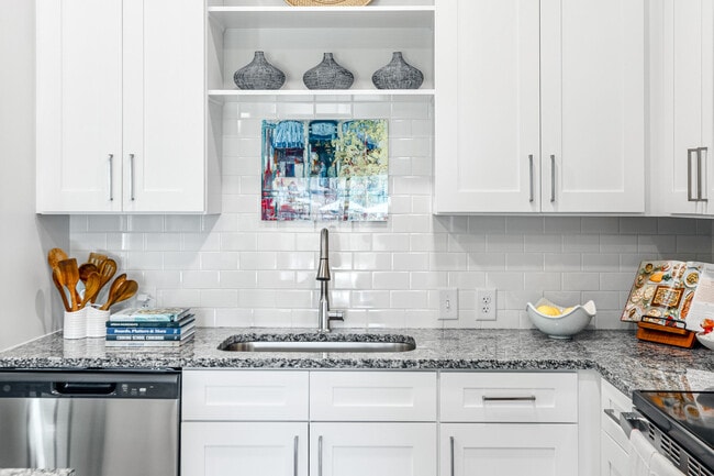 Photo - The Edison at Colonnade Crossing