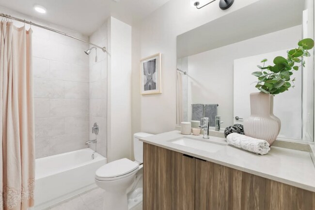 Photo - 352 S Aberdeen St