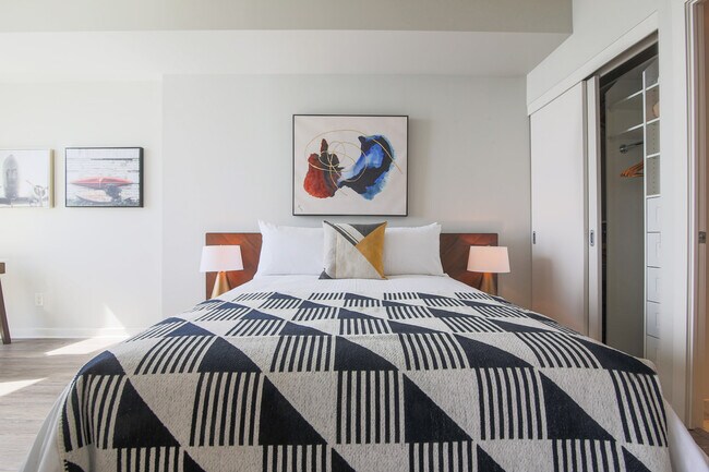 Photo - 208 Queens Quay W Unit ID1031288P