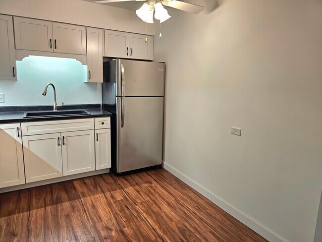 Photo - 350 Brainerd Ave Unit 6A