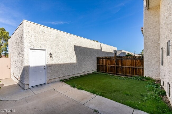 Photo - 764 Lawrence Dr