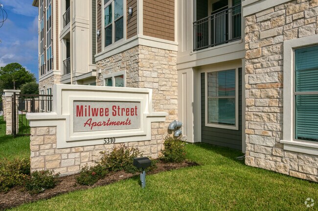 Letrero en la entrada - Milwee Street Apartments