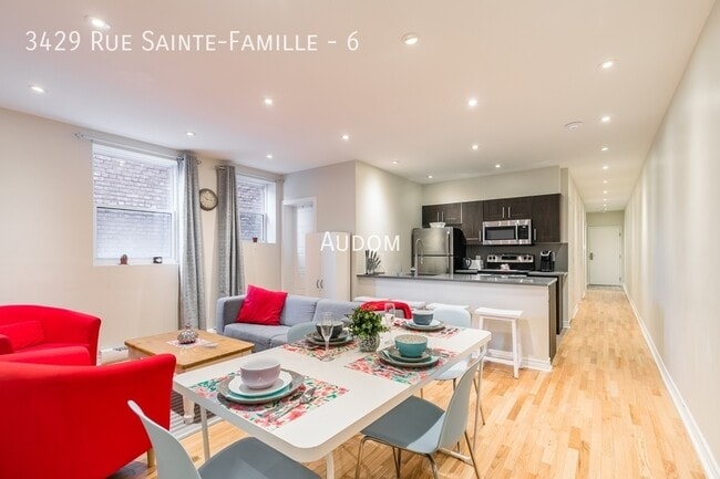 Building Photo - 3429 Rue Sainte-Famille Unit 6