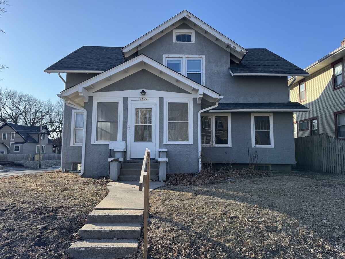 Photo - 2702 Leclaire St