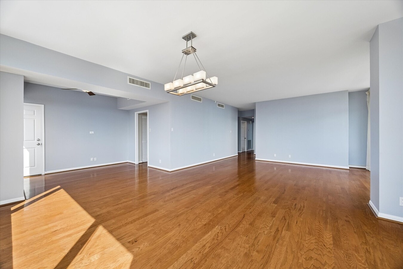 Photo - 15 Greenway Plz Unit 14F