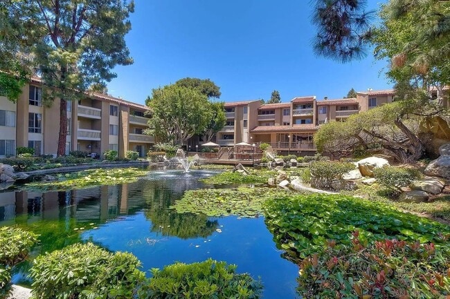 Building Photo - Large 1-bedroom condo at The Plaza Condos in Pacific Beach Unit 230