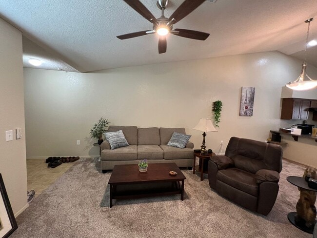 Photo - HOME CLOSE TO THE COLLEGE!