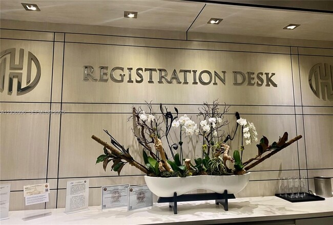 Building Photo - 185 SE 14th Terrace Unit 904