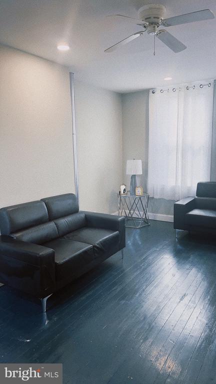 Photo - 429 N 40th St