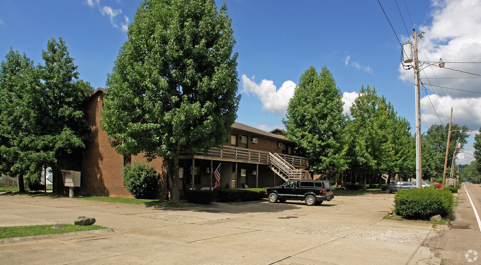 Riverbend Apartments - Riverbend Apartments