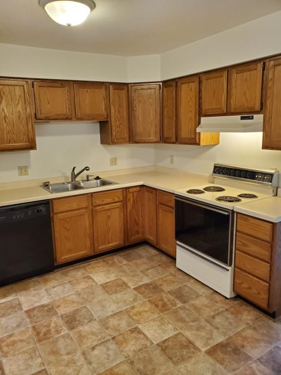 Photo - 1377 Doman Dr