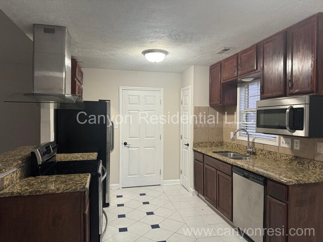 Photo - 204 Truman Dr