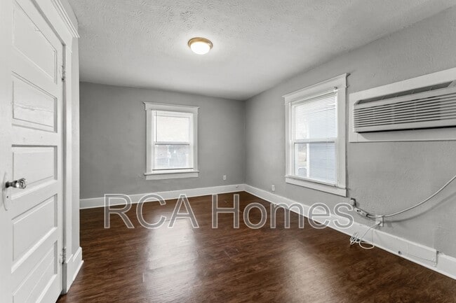 Photo - 528 1/2 E Raymond St.