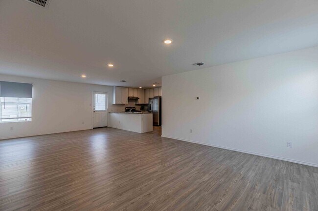 Photo - 6562 Runaway Row