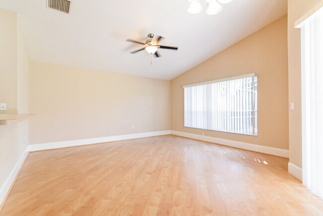 Photo - 5147 Pond View Ct