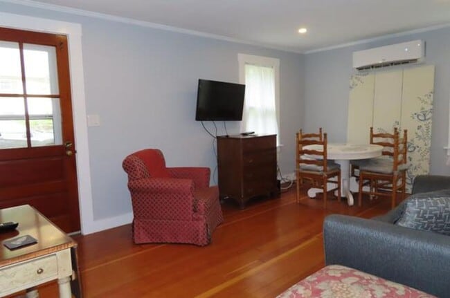Photo - **Winter Rental** Fully Furnished, Beautif...