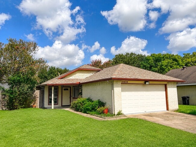 Building Photo - 10806 Parkland Woods Dr